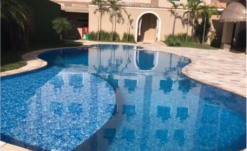 Oeste Plaza Hotel piscina
